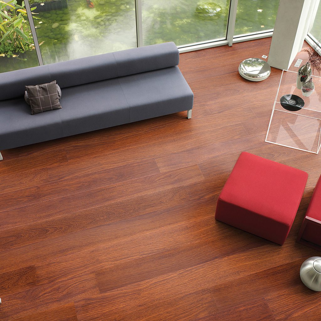 Laminatgolv Quick-Step Natural Varnished Merbau, Planks – merbau