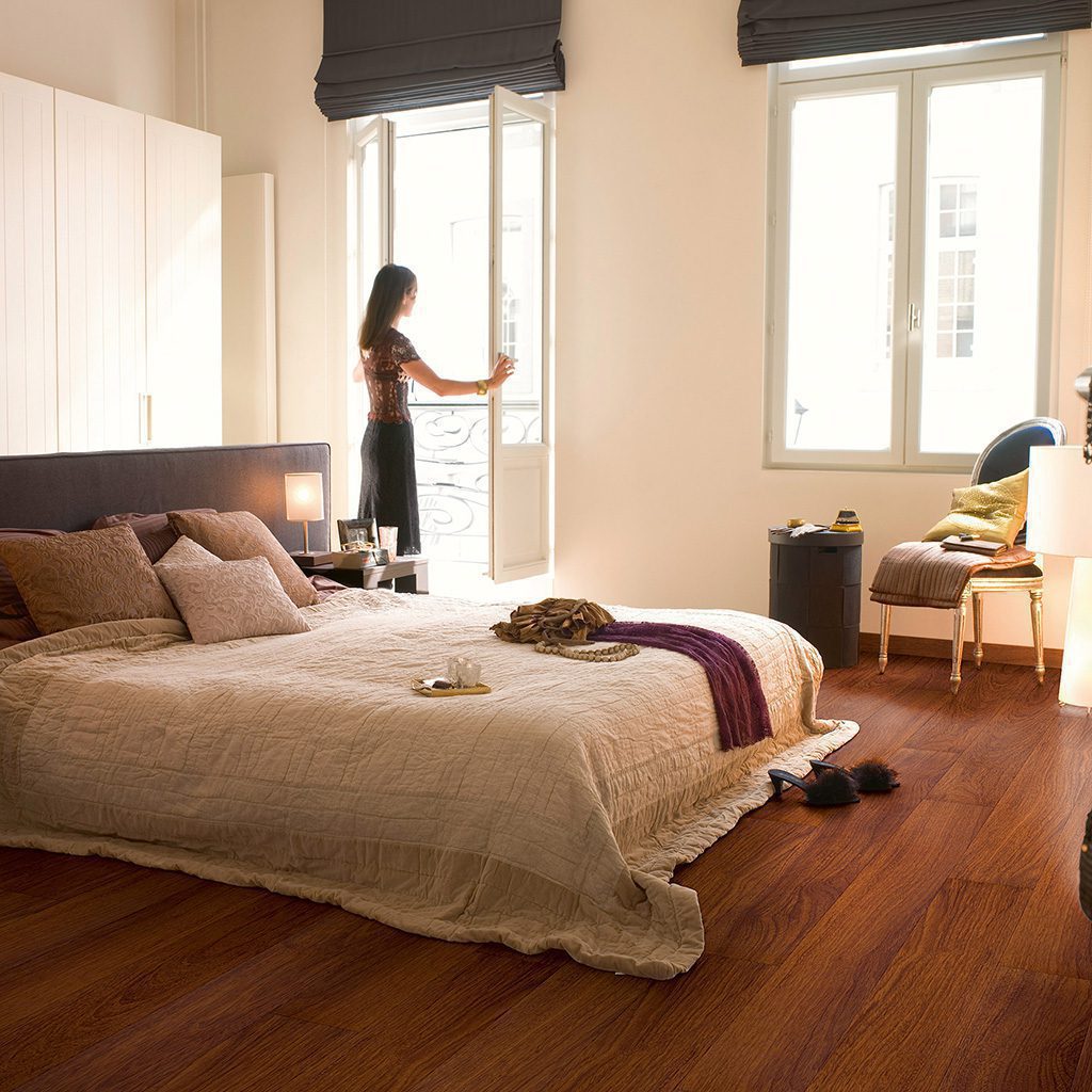 Laminatgolv Quick-Step Natural Varnished Merbau, Planks – merbau