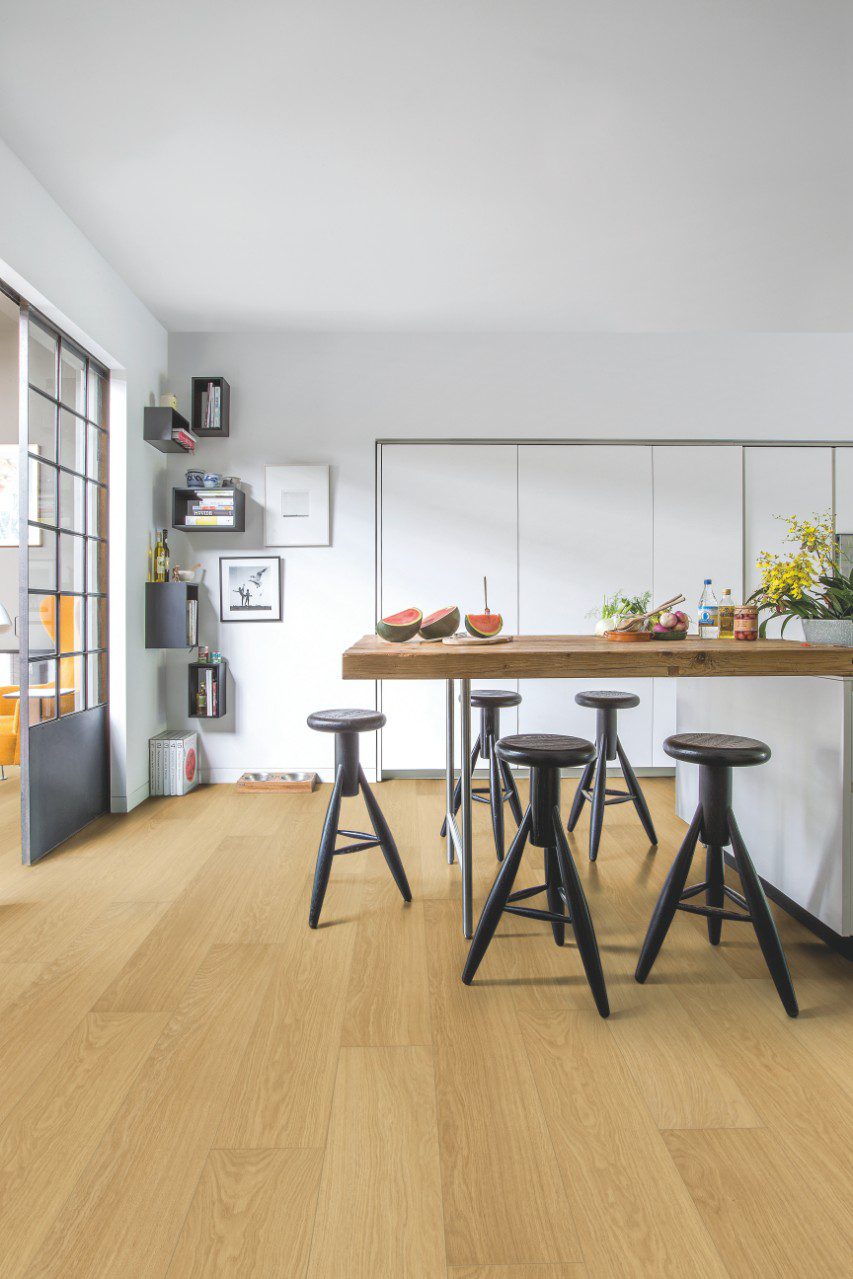 Laminatgolv för kök Quick-Step Impressive Ultra Natural Varnished Oak – ek, vattentåligt