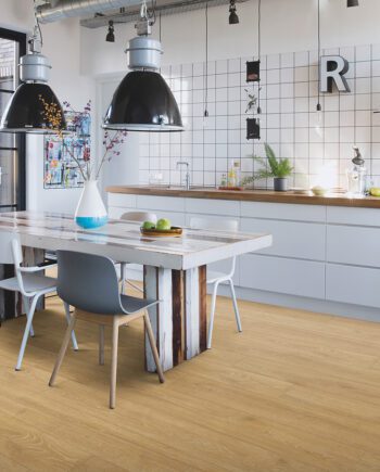 Laminatgolv Quick-Step Majestic Woodland Oak Natural – natur ek, vattentåligt, 9,5 mm