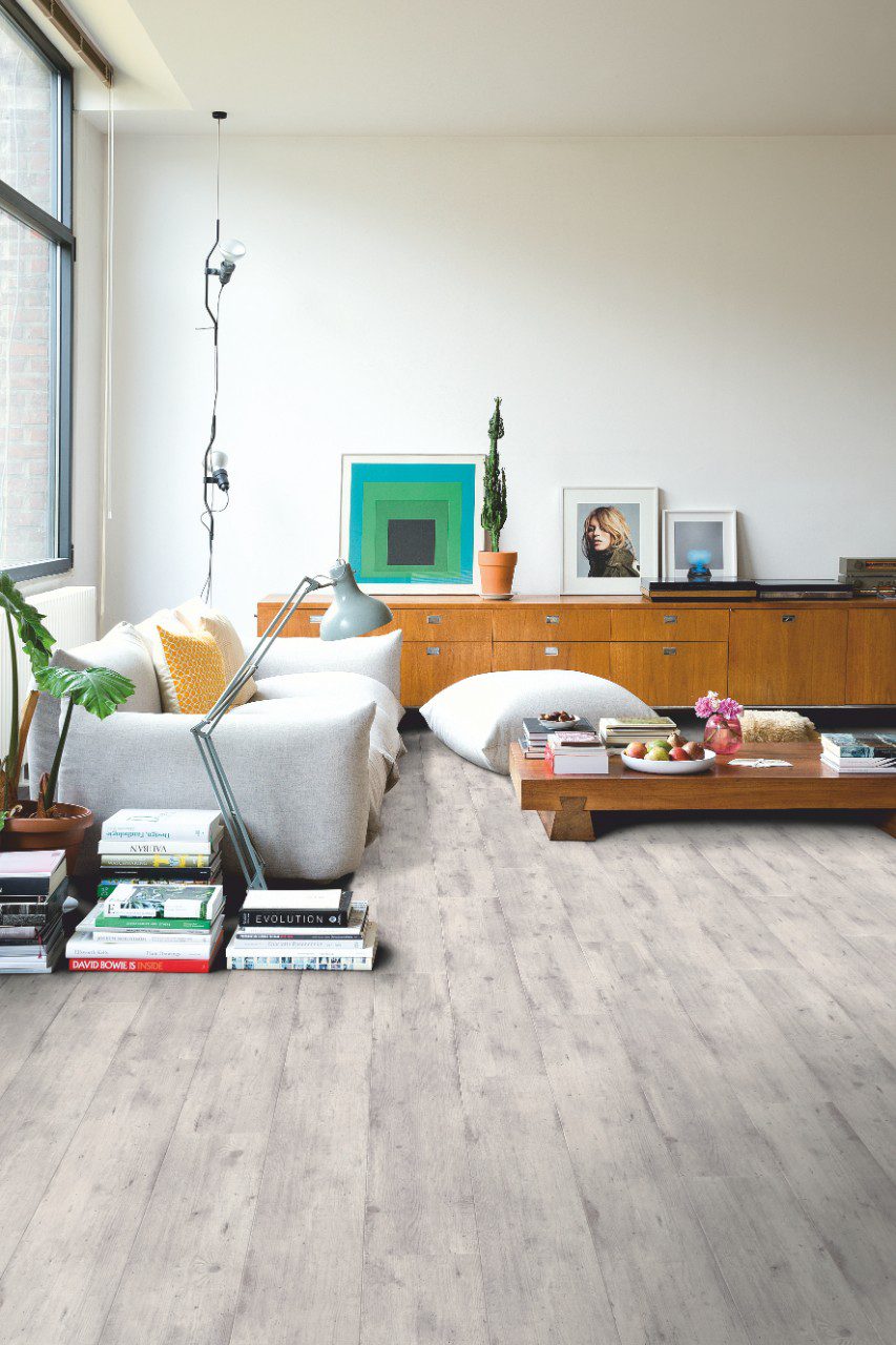 Laminatgolv Quick-Step Impressive Ultra Concrete Wood Light Grey – betongdesign, vattentåligt