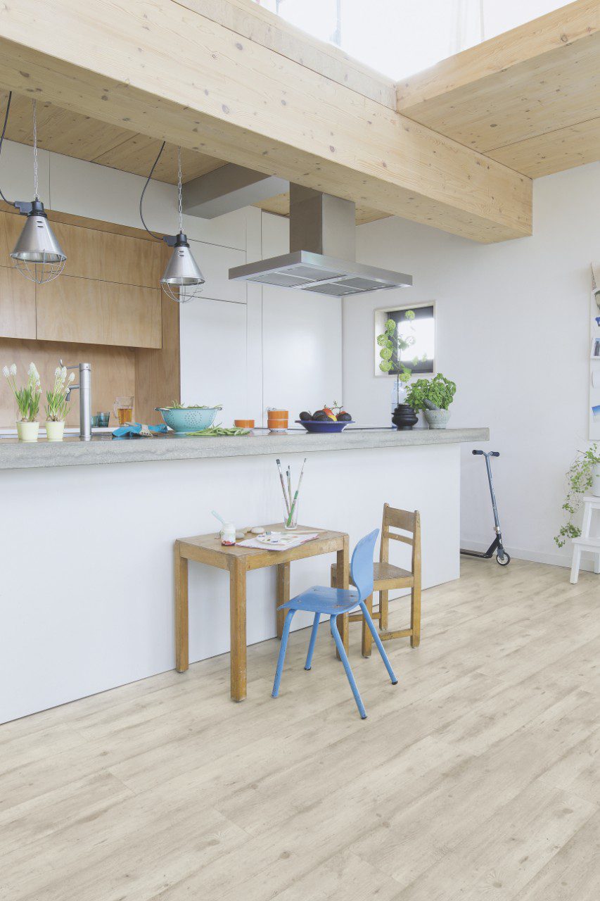 Laminatgolv Quick-Step Impressive Ultra Concrete Wood Light Grey – betongdesign, vattentåligt