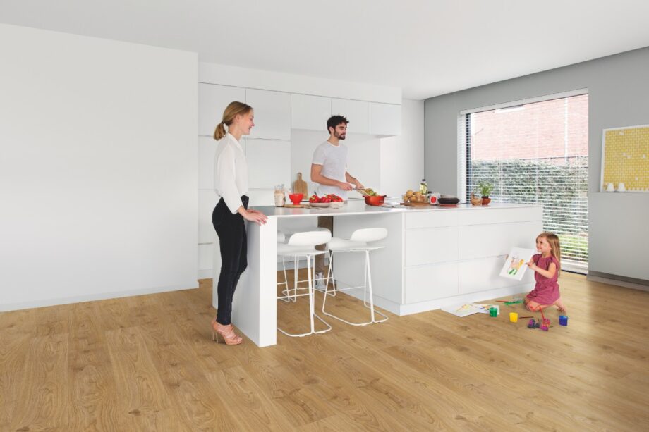 4857_10686_vinuulparketid-spc-quick-step-cottage-tamm-natural-alpha-faasitud