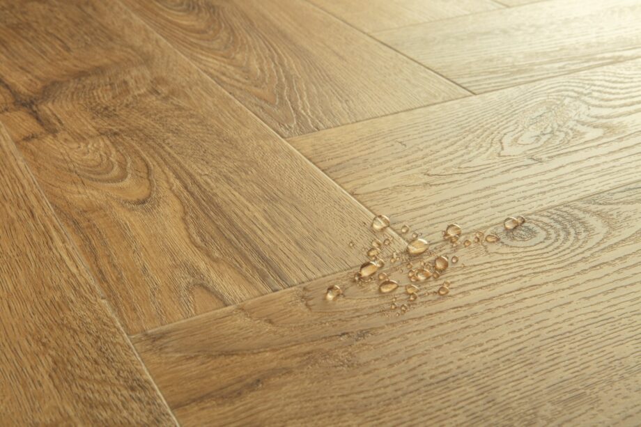 herringbone-lvt-flooring-quick-step-pristine-fall-oak-honey-SGHBC20333 Herringbone LVT flooring Quick-Step Pristine Fall Oak Honey sorting and color description