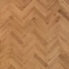 kalanruotoparketti-tammi-rustic-viimestelemattomat-250mm Sauvaparketti / kalanruotoparketti tammi rustic viimestelemattomat 250mm – lajitelman ja sävyn kuvaus.