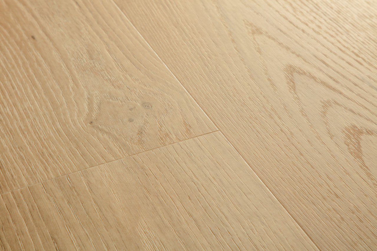 LVT parkett Quick-Step Blos Coast tamm beige heleda tooni ja kergelt oksliku tammest põrandalad disainiga