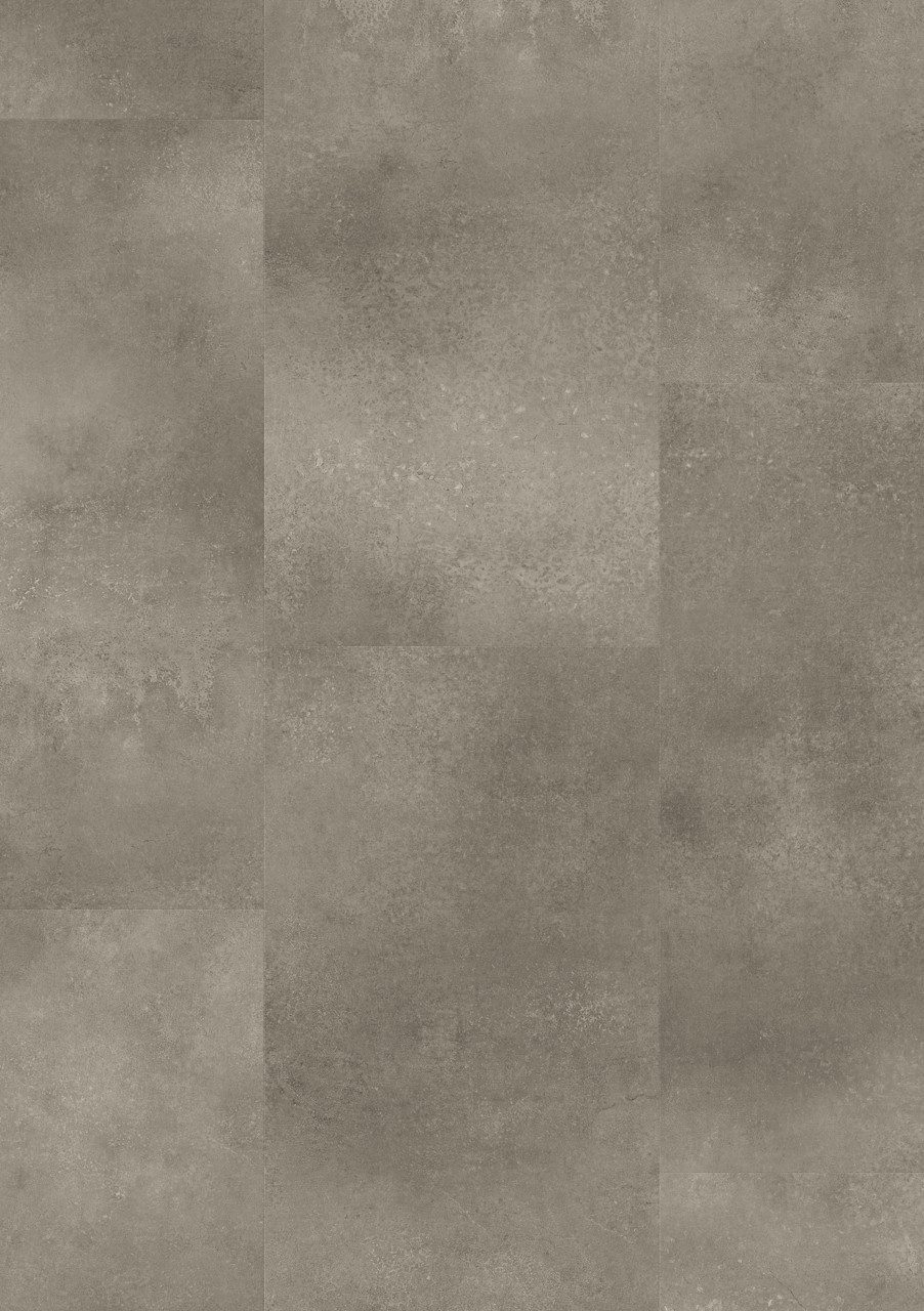 Vinyylilaatta Quick-Step Illume Cloudy Concrete asennettuna modernin kodin lattialle – pehmeä vaaleanharmaa betonisävy ja pilvimäisesti elävä, hillitty betonidesign hienovaraisella kivimäisellä tekstuurilla.