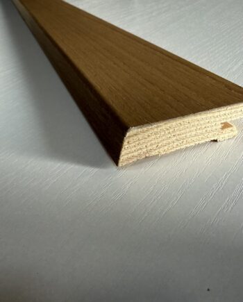 Golvlist fanerad ek cappuccinolackad profil 15x60 mm