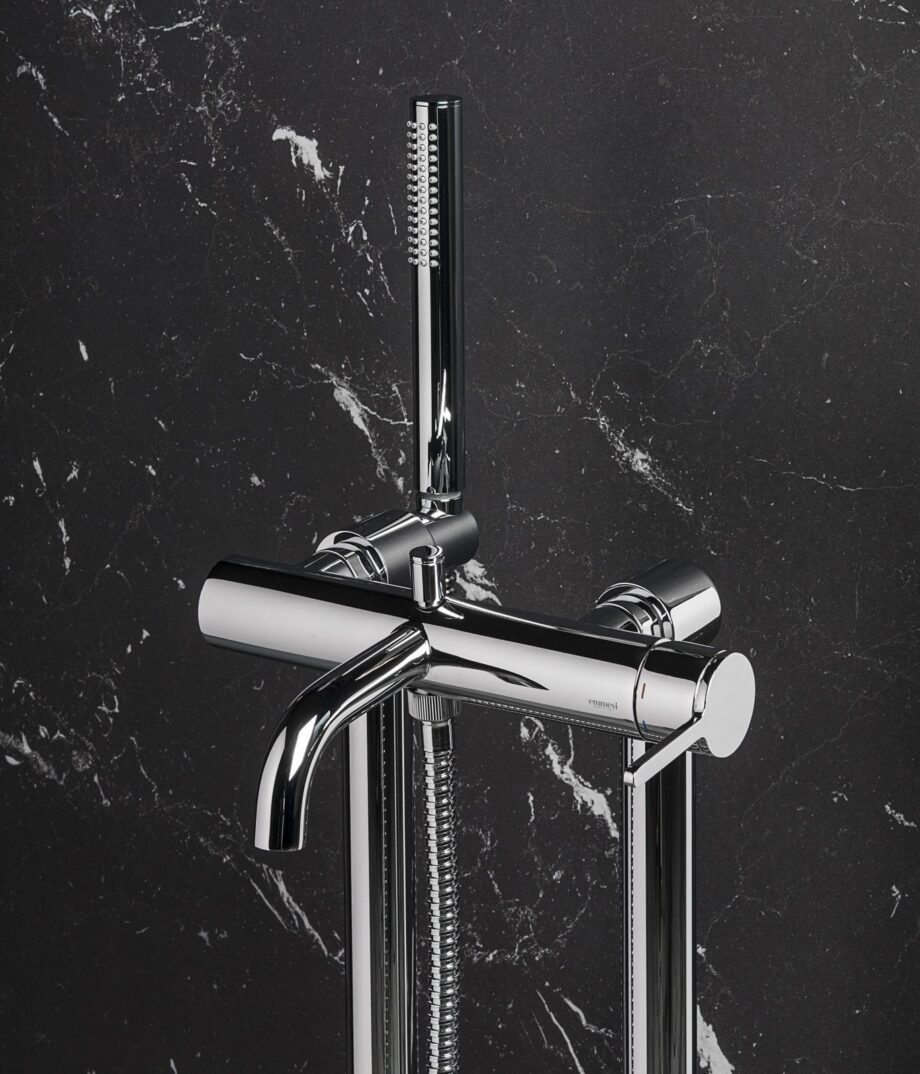 Badkarsblandare på golvpelare Emmevi Filobrass 8500128 med handdusch – bild 2 Badkarsblandare på golvpelare Emmevi Filobrass 8500128 med handdusch – 2