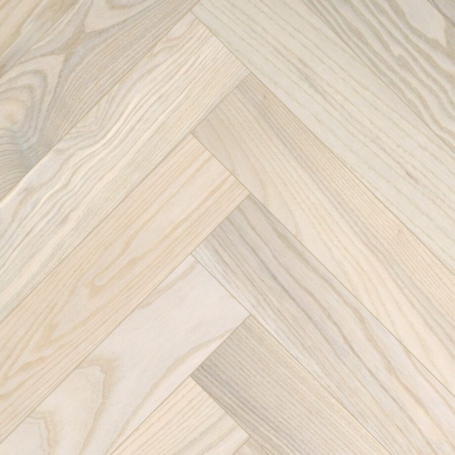 Fiskbensparkett ask Esta Elegant Nordic 700 mm extra mattlackad Fiskbensparkett ask Esta Elegant Nordic 700 mm extra mattlackad