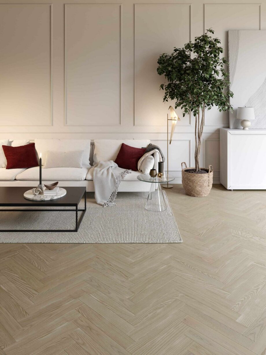 Fiskbensparkett ask Esta Elegant Sandstone Original 600 mm extra mattlackad – 2