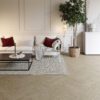 Fiskbensparkett ask Esta Elegant Sandstone Original 700 mm extra mattlackad – närbild Fiskbensparkett ask Esta Elegant Sandstone Original 700 mm extra mattlackad – 3
