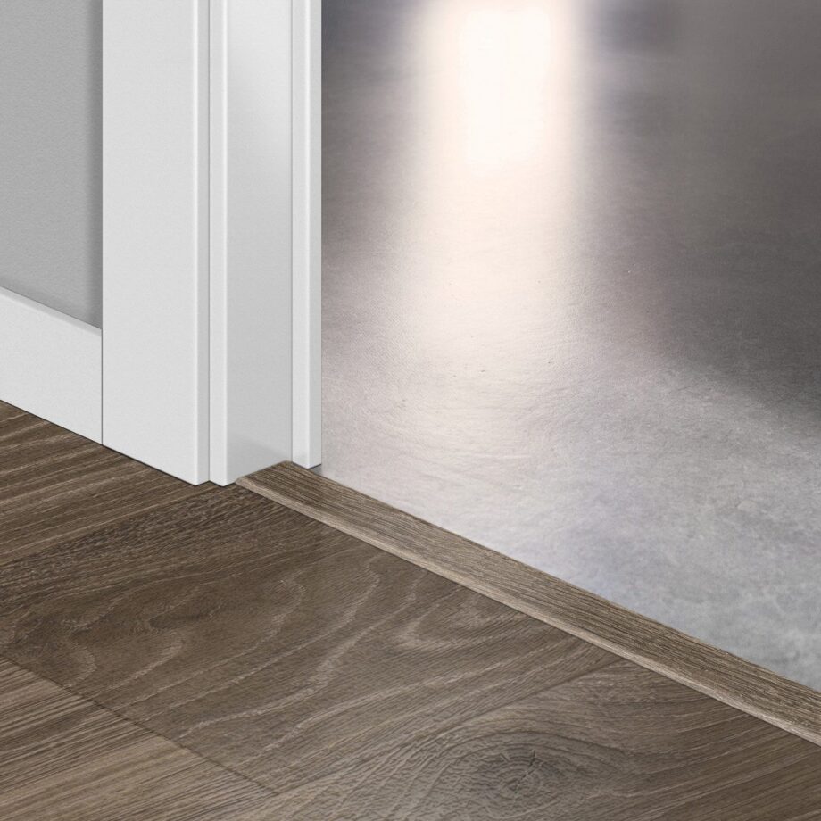 Incizo 5-i-1 övergångslist Quick-Step Woodland Oak Brown för laminat, 13x48x2150 mm Incizo 5-i-1 övergångslist Quick-Step Woodland Oak Brown för laminat, 13x48x2150 mm