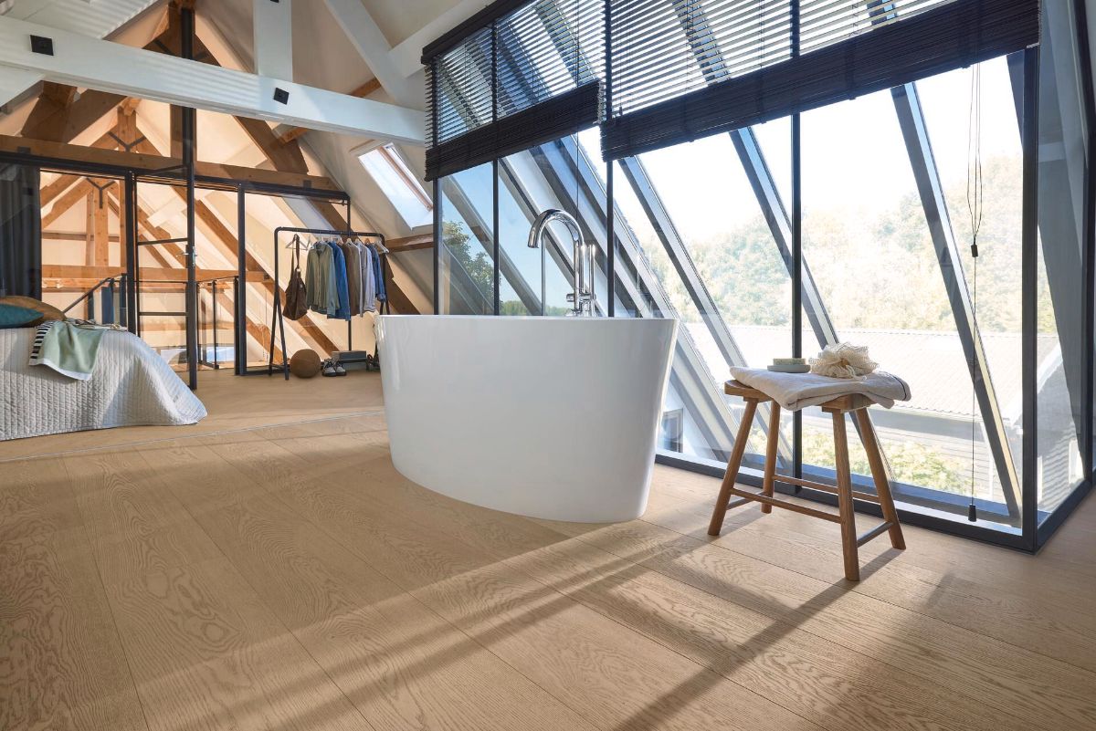 Ekparkett Meister, Lindura HD 400, Natural sand grey oak 20224, 1-stav, 2200 x 270 mm, borstad, ultramatt lack