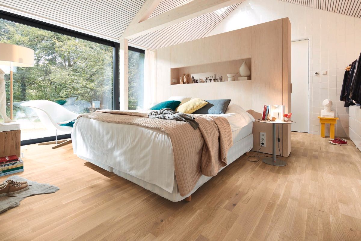 Ekparkett Meister, Longlife PC 200, Cream oak lively 09037, 3-stav, 2400 x 200 mm, borstad, ultramatt lack