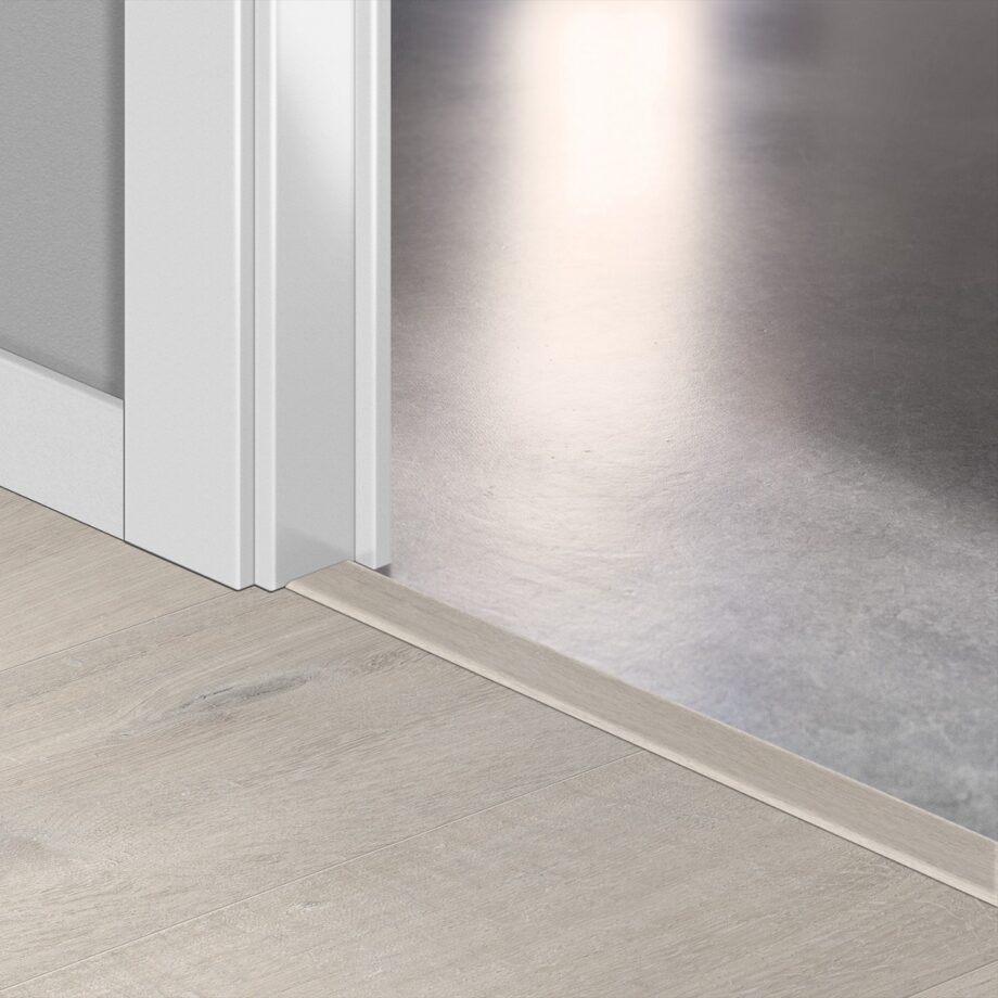 Incizo 5-i-1 övergångslist Quick-Step Cotton Oak White Blush för styvt LVT vinylgolv (Alpha), 8x45x2000 mm
