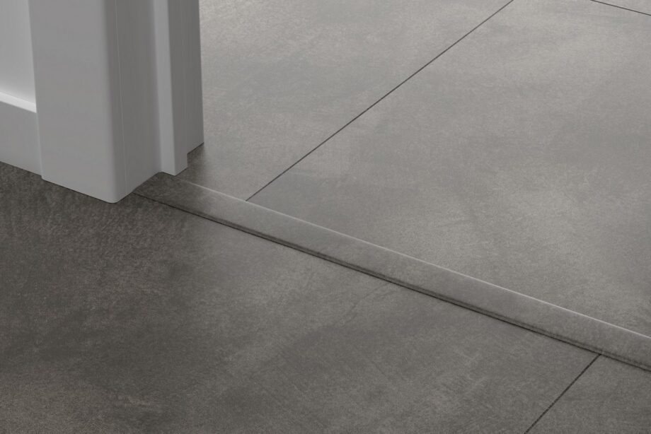 qsvincp40326-1 Incizo 5-i-1 övergångslist Quick-Step Soft Graphite för styvt LVT vinylgolv (Alpha), 8x45x2000 mm