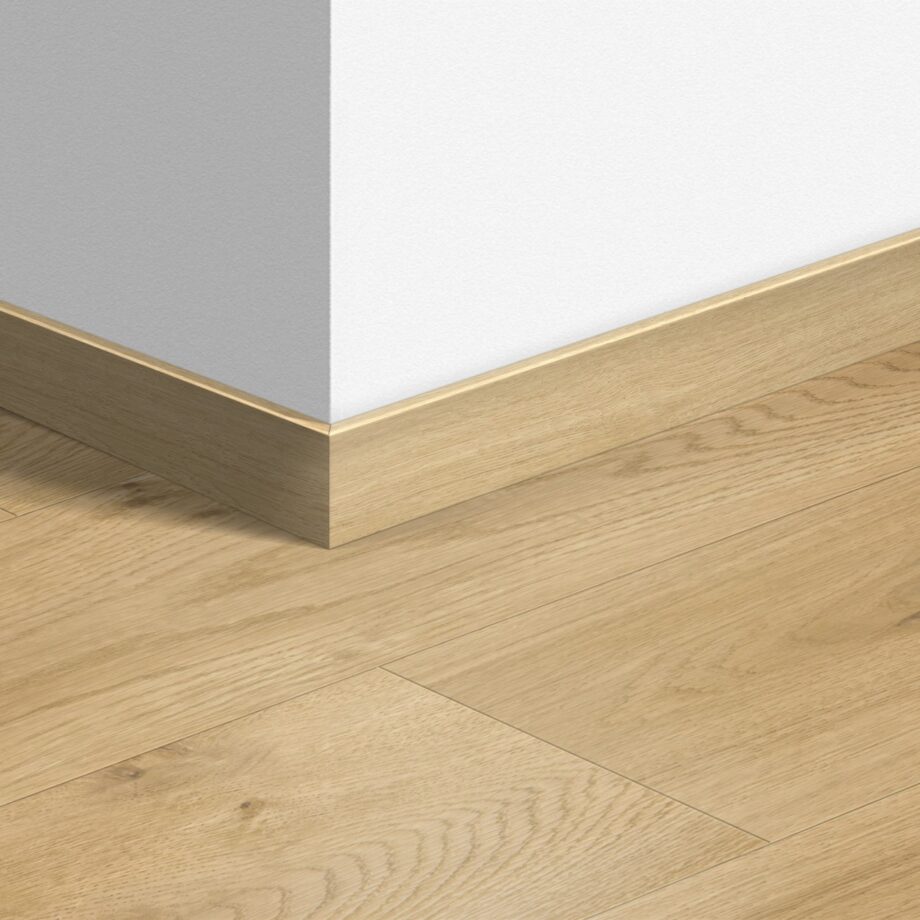 qsvsk40018-1 Golvlist Quick-Step Drift Oak Beige för LVT vinylgolv, vattentålig, 12x58x2400 mm