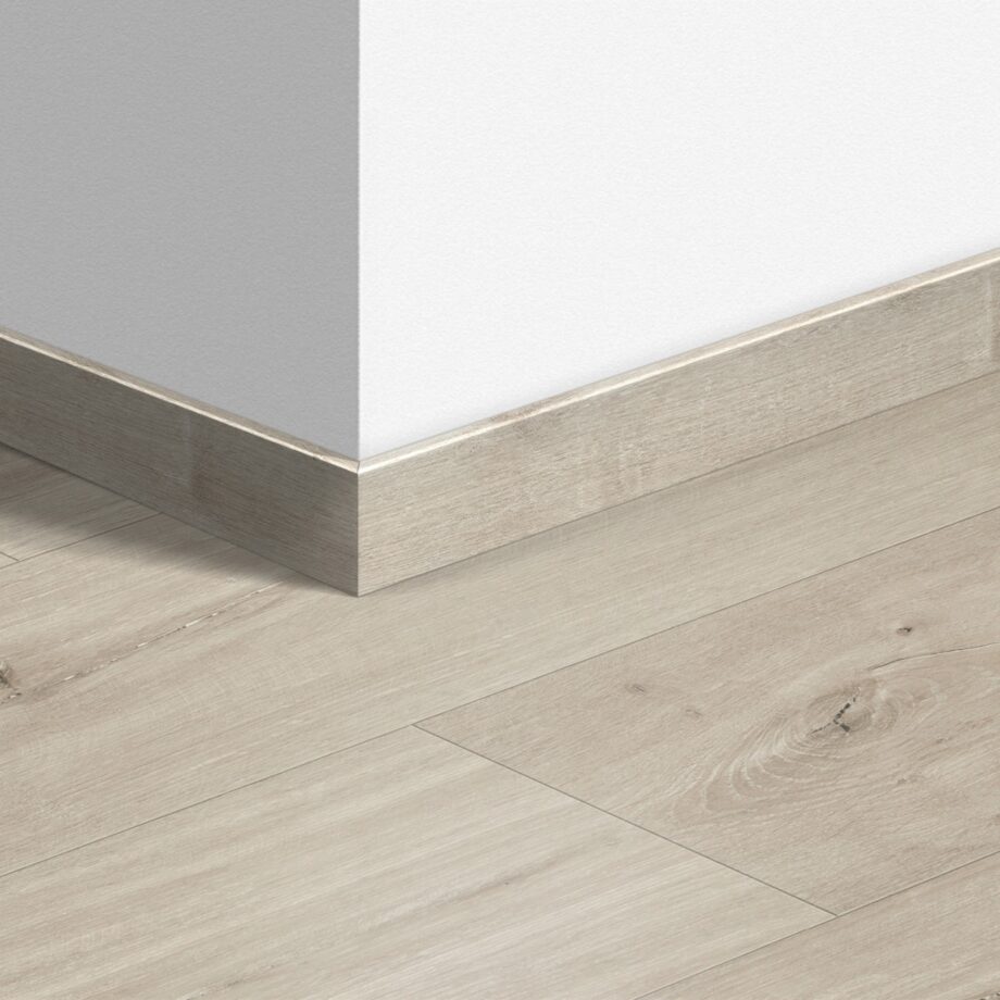 qsvsk40038-1 Golvlist Quick-Step Canyon Oak Beige för LVT vinylgolv, vattentålig, 12x58x2400 mm
