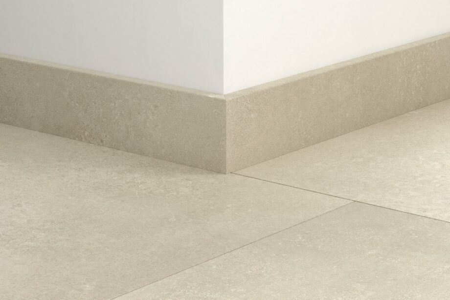 Golvlist Quick-Step Sandstone Concrete för LVT vinylgolv, vattentålig, 12x58x2400 mm