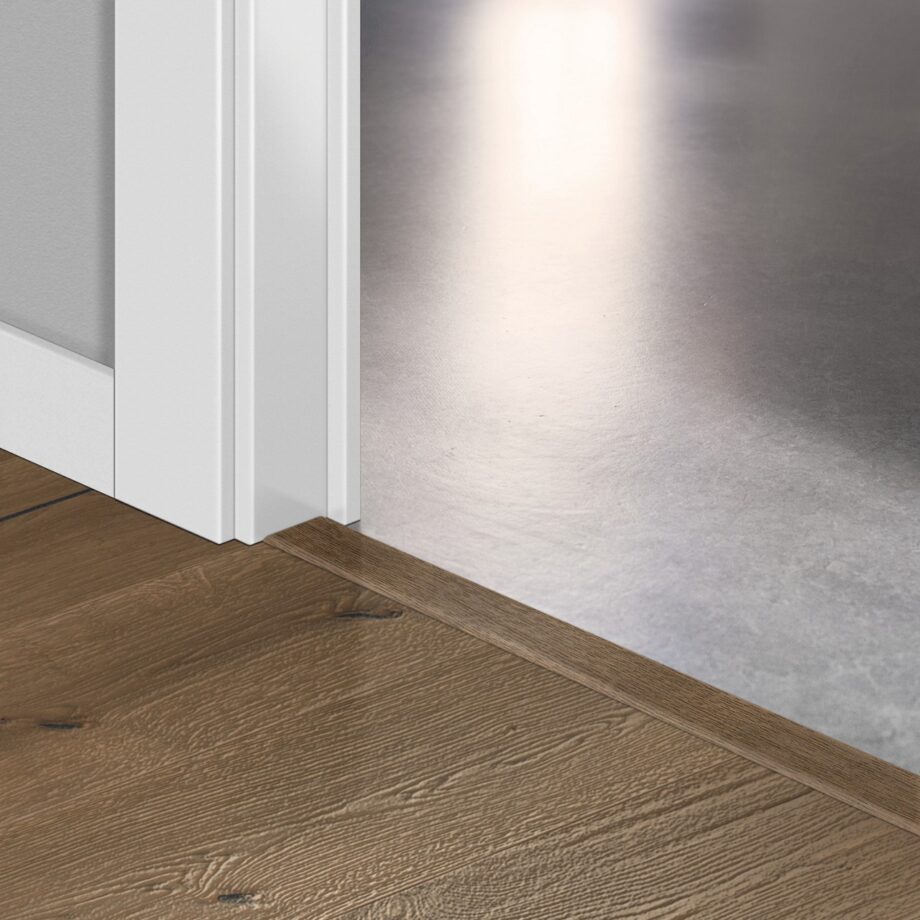 qswincp03564-1 Incizo 5-i-1 övergångslist Quick-Step Dark Chocolate Oak Extra Matt Oiled för parkett, träfaner, 17x54x2150 mm