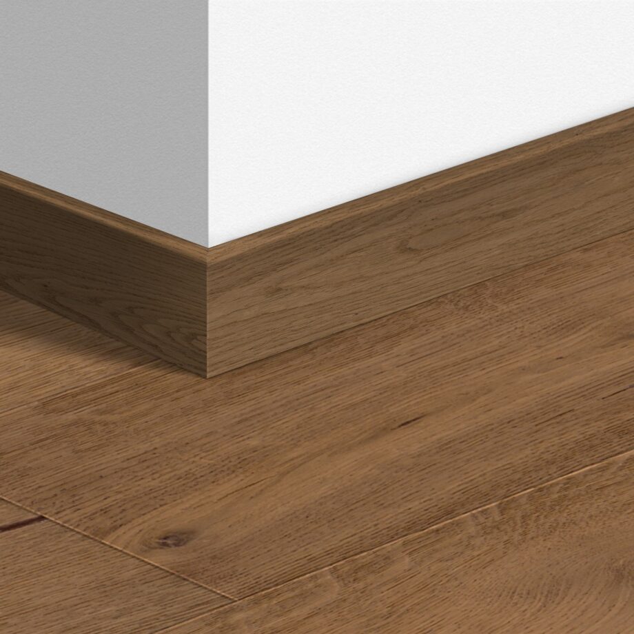 Vattenresistent trälist Quick-Step Cinnamon Oak Extra Matt för parkett, fanerad, 16x80x2400 mm