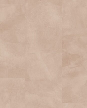 Vinyylilaatta Quick-Step Illume Soft Blush asennettuna modernin kodin lattialle – vaalea, pehmeän roosabeige blush sävy ja elegantti, hillitty kivimäinen/betonimainen design hienovaraisella tekstuurilla.