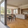 Fiskbensparkett Bauwerk Cleverpark 900 ek natur 14 mattlackad slipad – miljöbild 3 Fiskbensparkett Bauwerk Cleverpark 900 ek natur 14 mattlackad slipad – 4