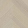 Fiskbensparkett ek Esta Nova Eco Elite Pearl extra mattlackad – närbild Fiskbensparkett ek Esta Nova Eco Elite Pearl extra mattlackad – 2