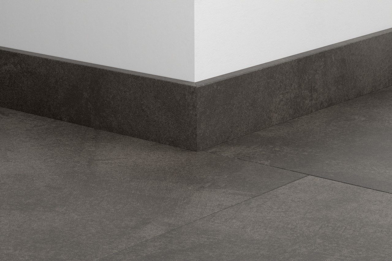 Golvlist Quick-Step Soft Graphite för LVT vinylgolv, vattentålig, 12x58x2400 mm
