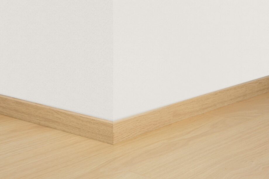 qssk00896-1 Golvlist Quick-Step Natural Varnished Oak för laminat, MDF, 12x58x2400 mm