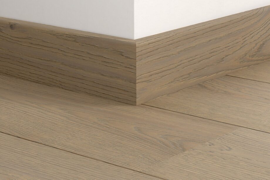 Vattenresistent trälist Quick-Step Carbis Oak Extra Matt för parkett, fanerad, 16x80x2400 mm