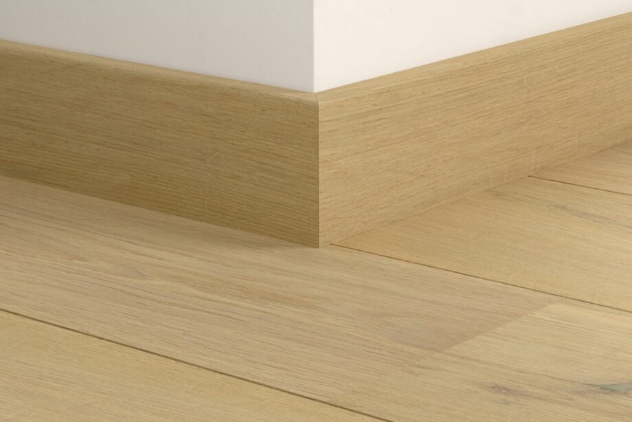 qswppskr06030mm-1 Vattenresistent trälist Quick-Step Pearl White Oak Extra Matt för parkett, fanerad, 16x80x2400 mm
